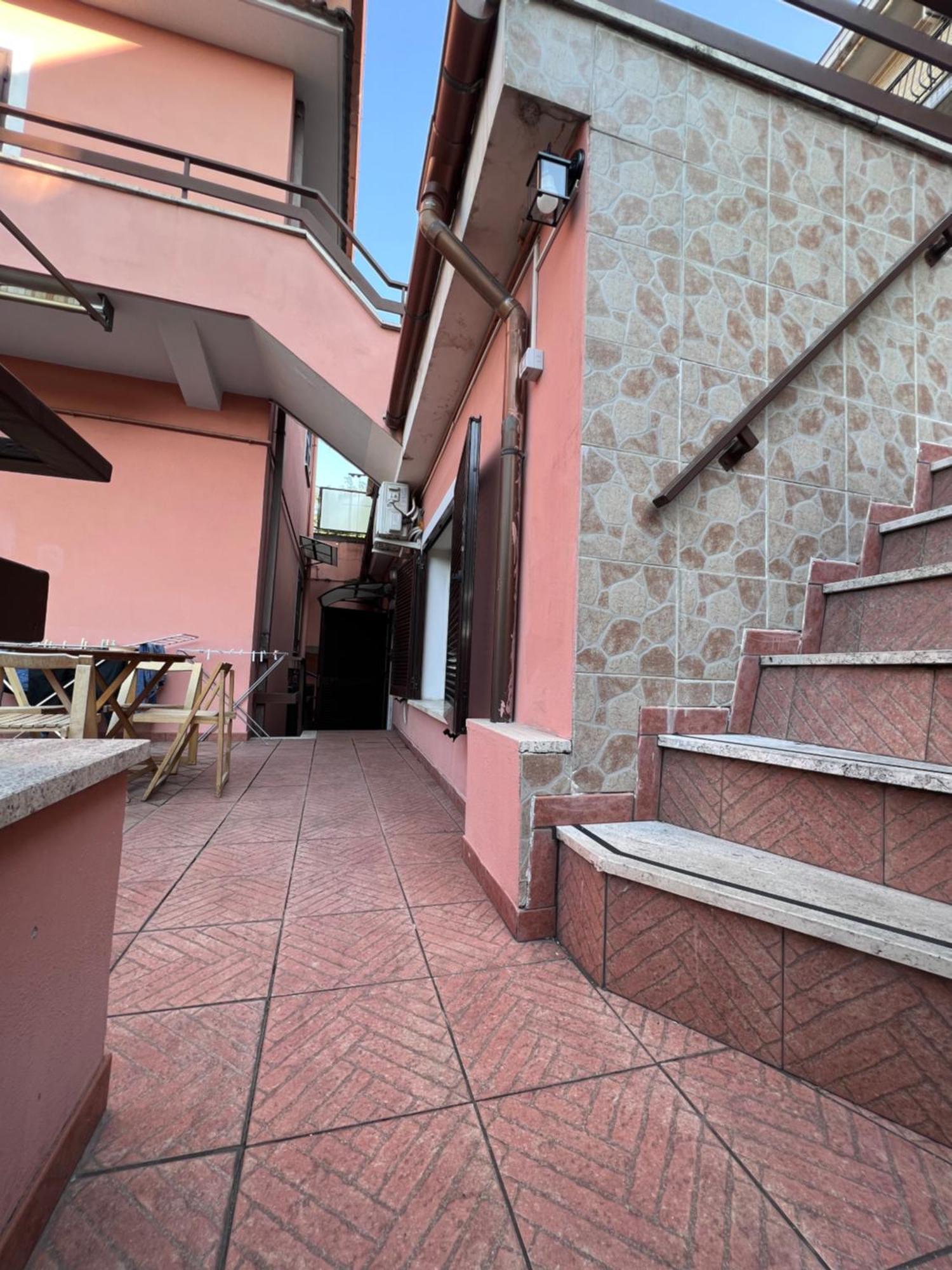 Comodo Loft Vicino La Metro Battistini Con Garage Rome Exterior photo